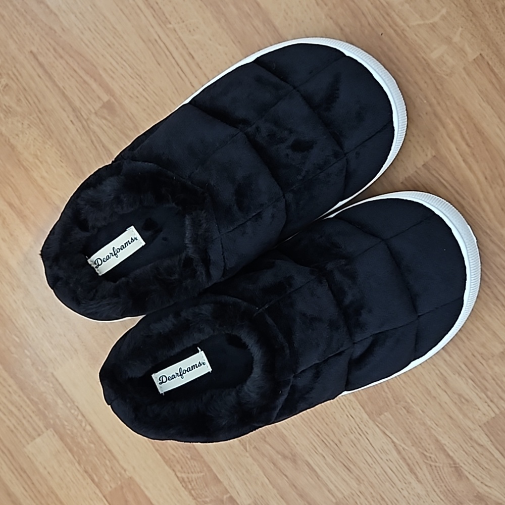 Slippers - Picture 2 of 11